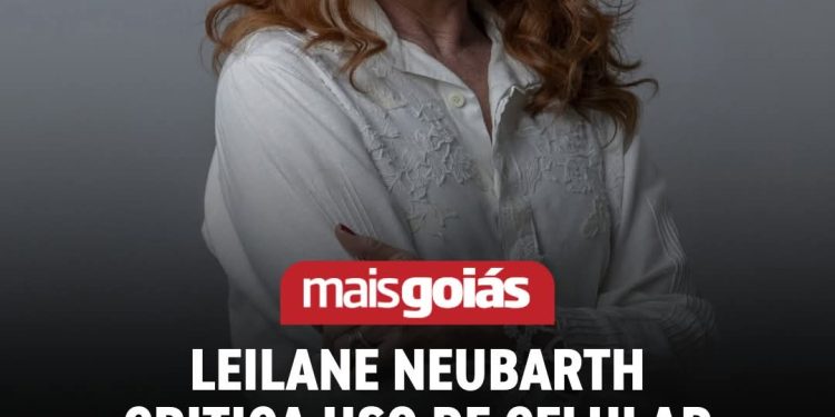 Jornalista critica uso de celular em velório da Preta Gil