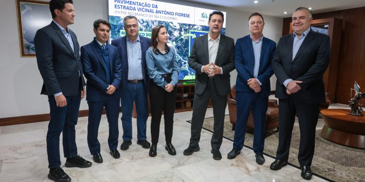 Governo do Paraná e o município de Rio Branco do Sul realiza convênio para pavimentar a Estrada Rural Antônio Fiorense (Mina de Ferro)