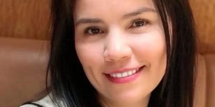 Mexicana é condenada a pedir desculpas por 30 dias consecutivos após criticar políticos poderosos nas redes sociais