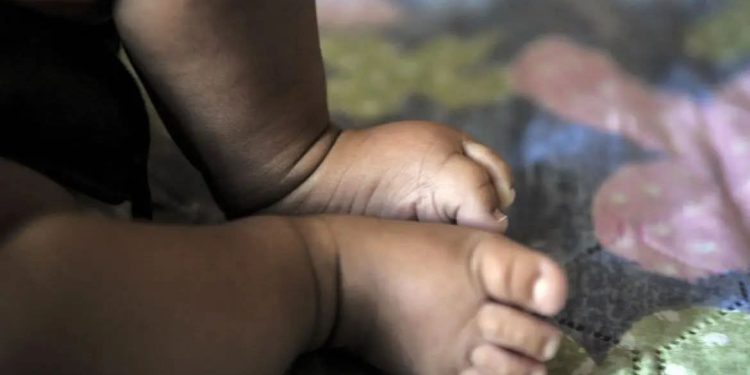 Bebê recém-nascido é morto pela própria mãe em Ponta Grossa; jovem de 19 anos foi presa