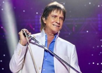 Roberto Carlos anuncia show em Curitiba