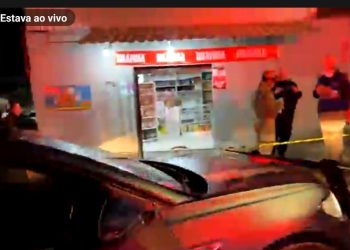 Adolescente é morto a tiros dentro de distribuidora em Araucária