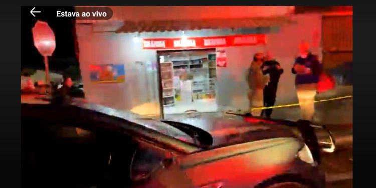 Adolescente é morto a tiros dentro de distribuidora em Araucária