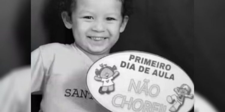 Criança morre ao lado da mãe ao ser atropelada por motorista bêbado