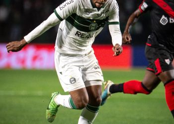 🏆 Coxa domina no Couto, vence o Atlético-GO e dispara na liderança da Série B!