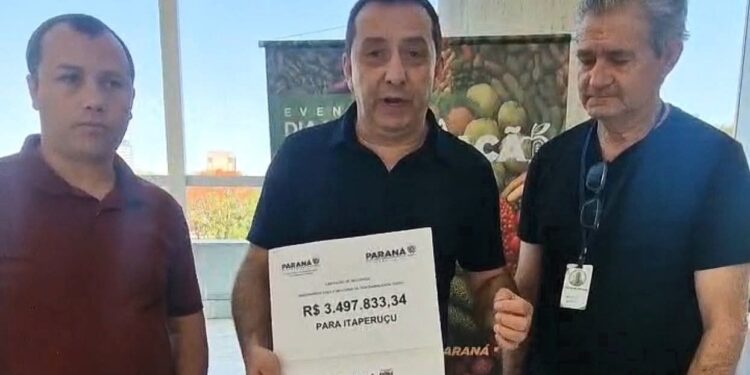 Itaperuçu avança com quase R$ 4 milhões em maquinários para estradas rurais!