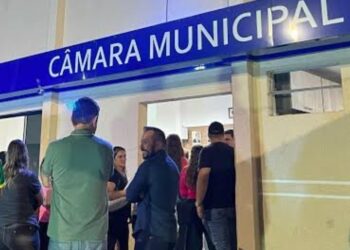 Vereadores de Rio Branco do Sul revogam vale-alimentação de R$ 1.200 após repercussão negativa