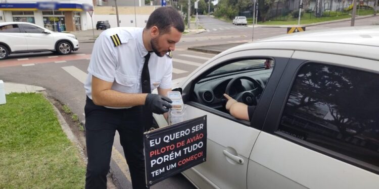 Jovem Vende Doces em Sinaleiros Para Arrecadar R$ 170 Mil e Realizar Sonho de Ser Piloto