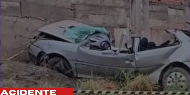Motorista morre após bater em poste na PR-800, em Itaperuçu