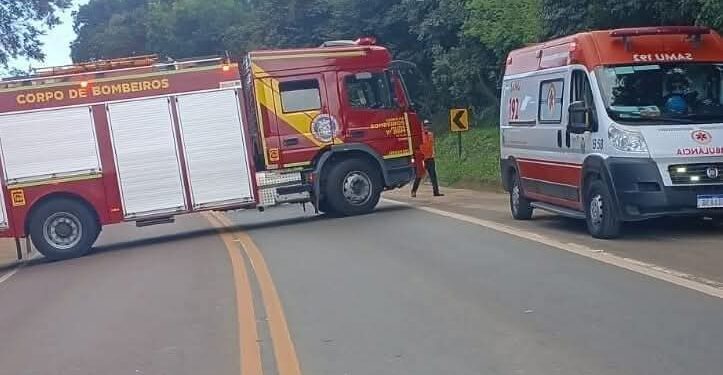 Ciclista fica gravemente ferido após acidente com caminhão na Rodovia dos Minérios