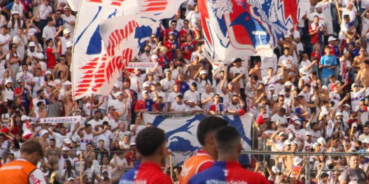 Com quase 14 mil torcedores, Paraná Clube vence a terceira seguida na Segundona