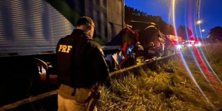 Acidente com três mortes na BR-116