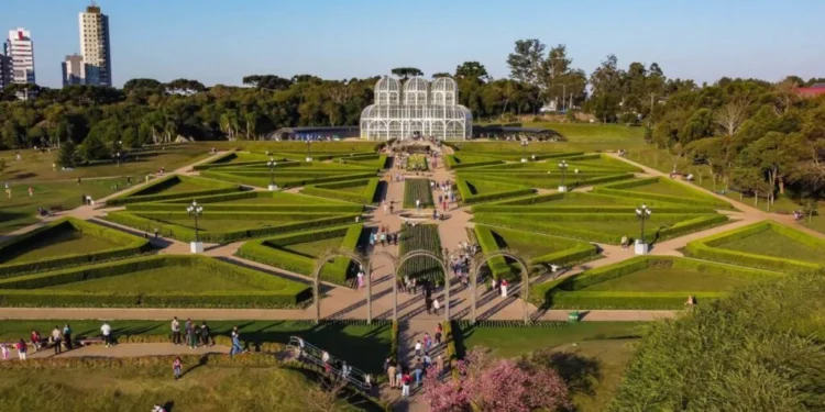 Aniversário de Curitiba tem shows gratuitos e carne de onça gigante; saiba onde