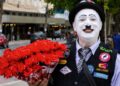 Morre aos 47 anos o “Charles Chaplin” de Balneário Camboriú, vendedor de flores que emocionou o Brasil